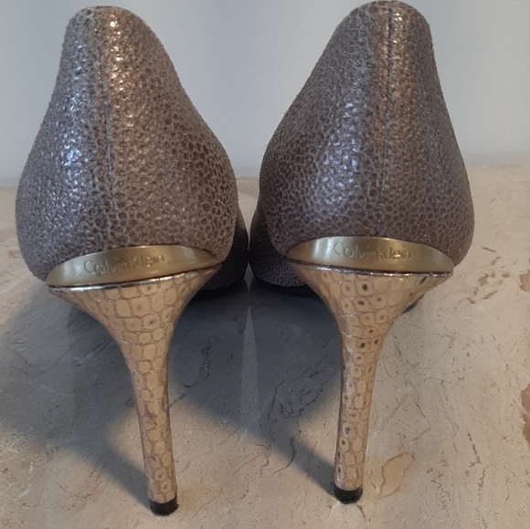 Calvin Klein gold shoes - Picture 5 of 10